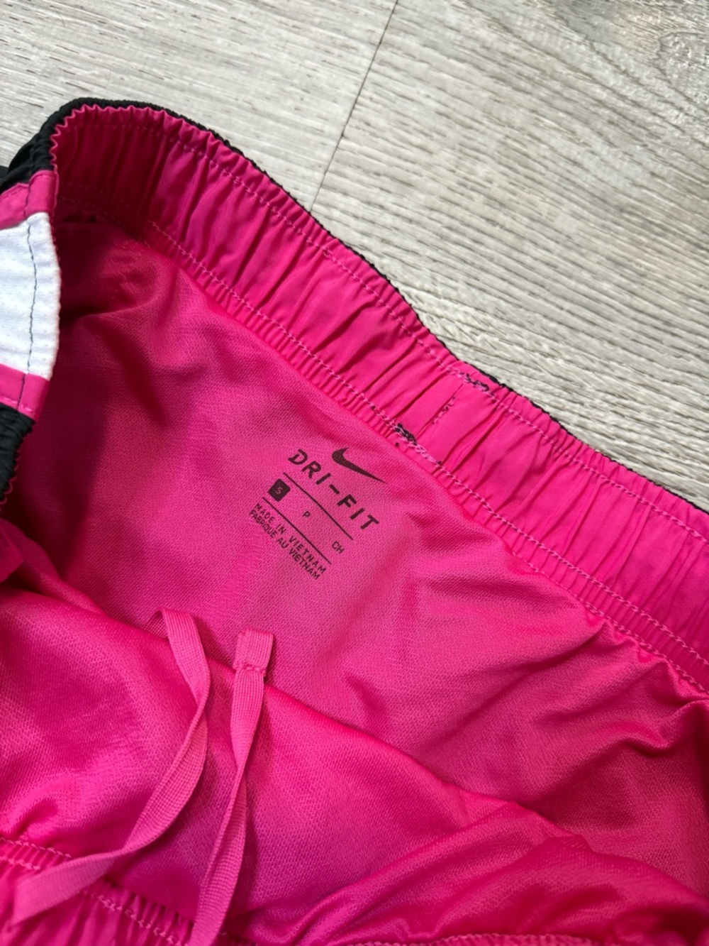 •NIKE• RUNNING SHORTS - Picture 4 of 6